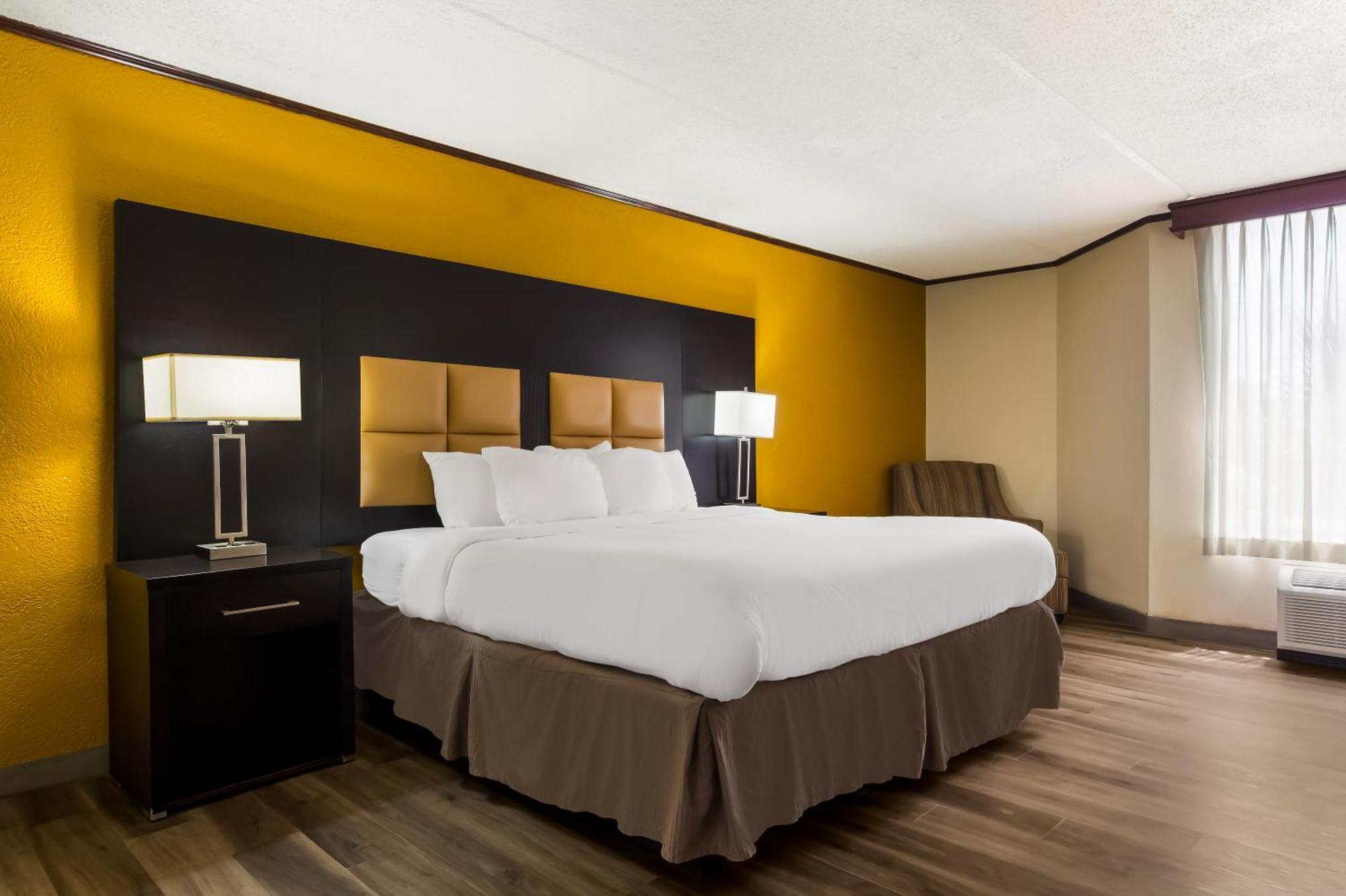 Hotel Clarion Pointe à Lake Jackson Extérieur photo